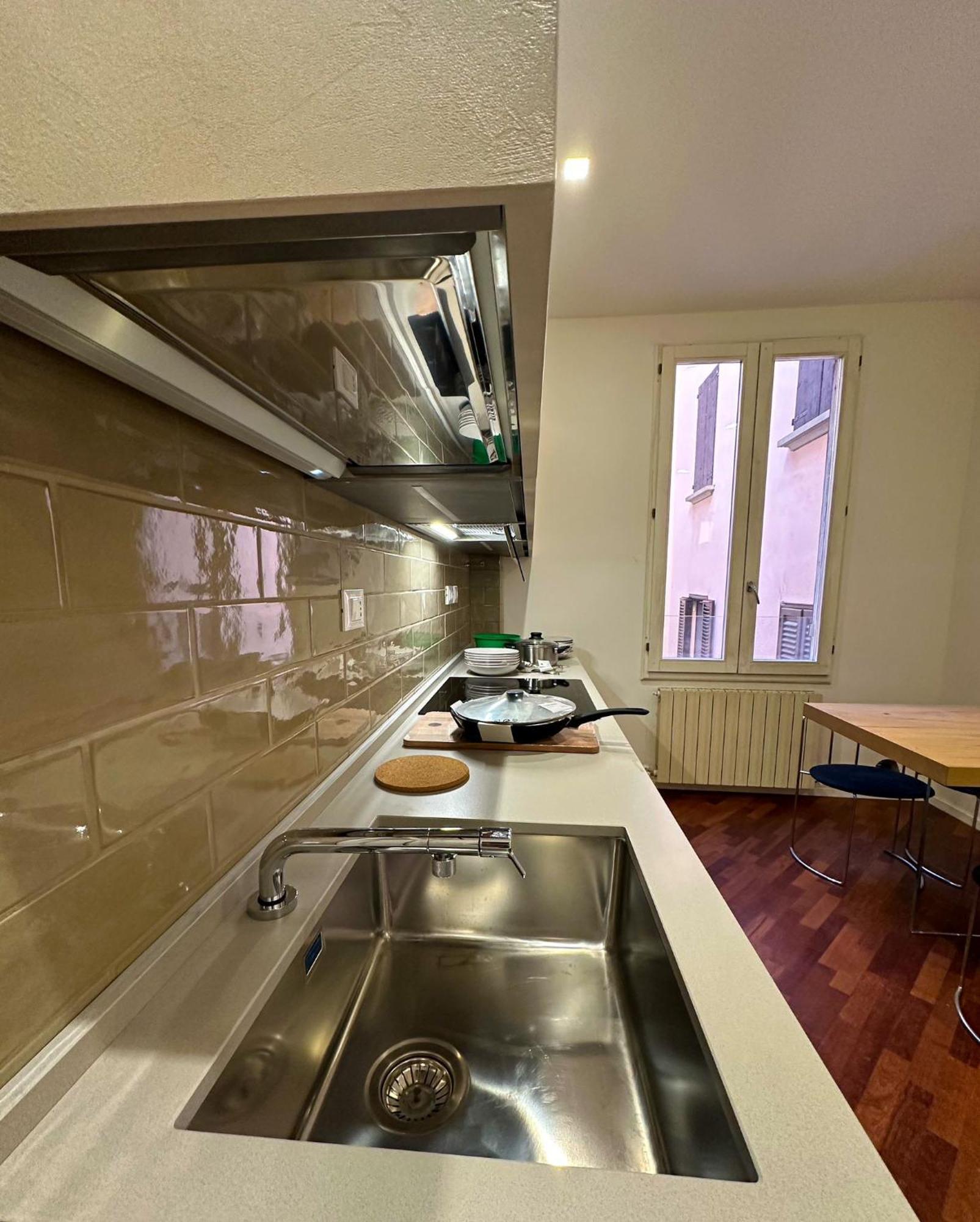 Whouse Large Suite Apartment Indipendenza Болонья Экстерьер фото