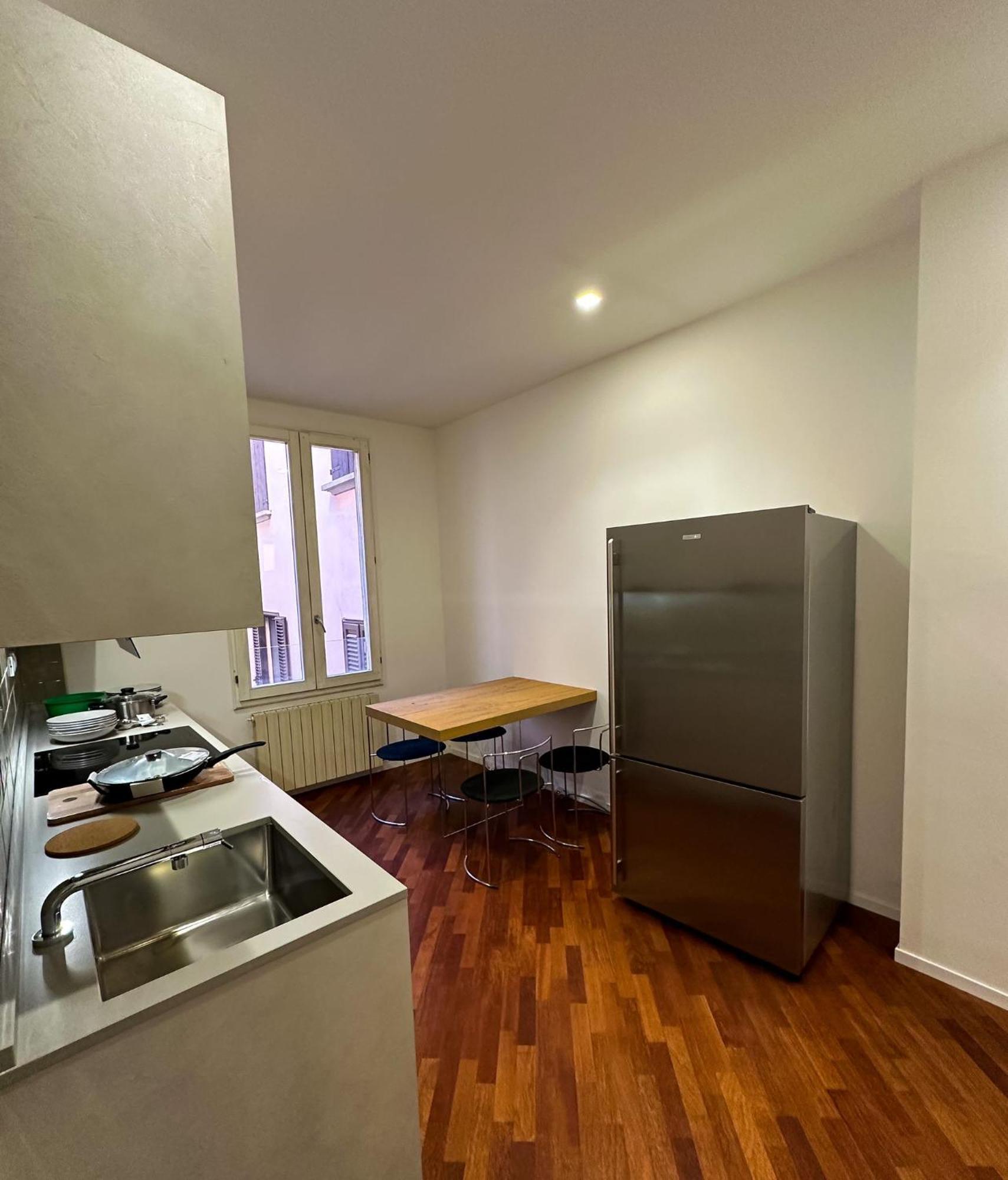 Whouse Large Suite Apartment Indipendenza Болонья Экстерьер фото